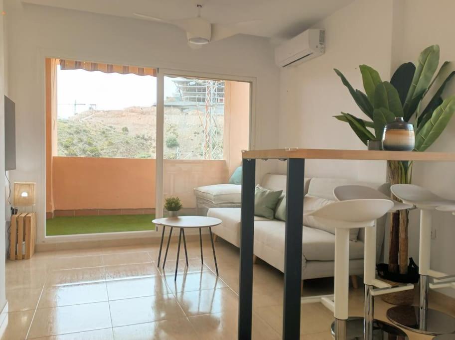 Ideal Getaway At Playa Carvajal, With Pool Appartement